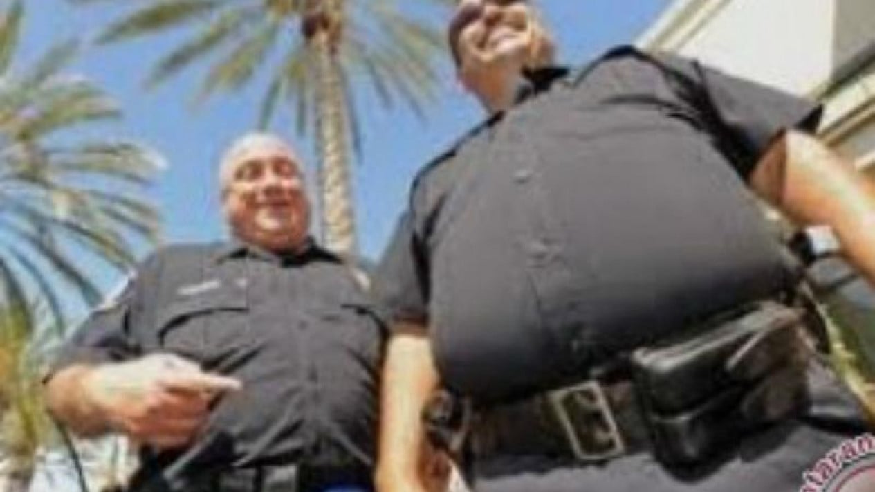 160626 Polisi Gemuk 1265 711