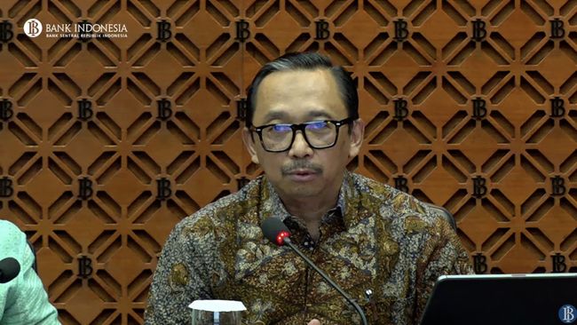 Juda Agung Deputi Gubernur Bank Indonesia Dalam Acara Pengumuman Hasil Rapat Dewan Gubernur Oktober 2024 Dengan Cakupan Tahuna 169
