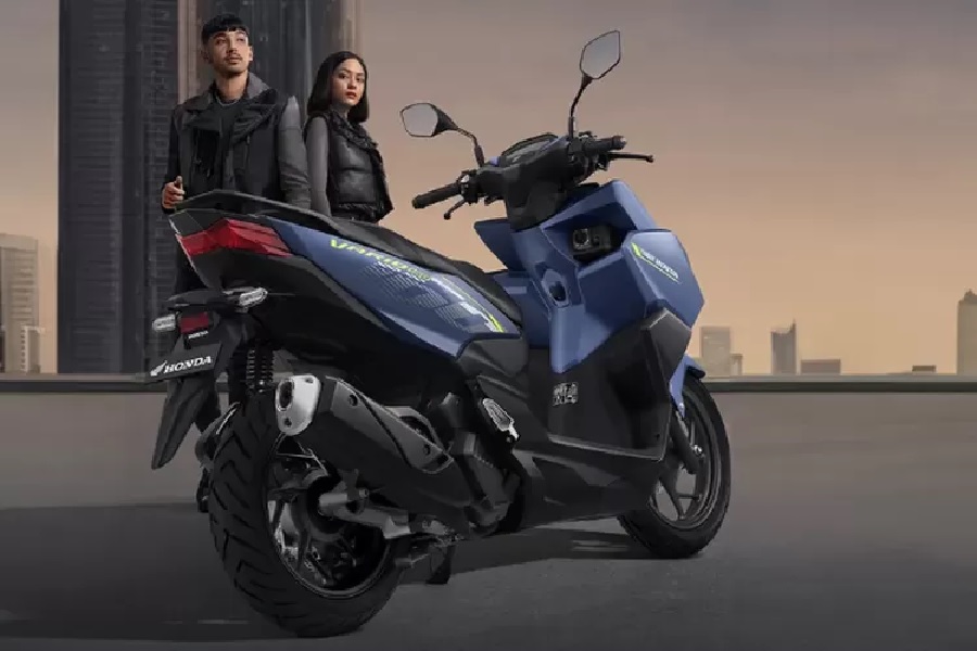 Tampil Misterius Honda Vario 160 Abs Matte Blue Skutik Dengan Performa Tertinggi Dan Desain Menawan