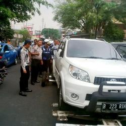 20151008parkir Liar Tanah Abang Kembali Ditertibkan 20151008 125346