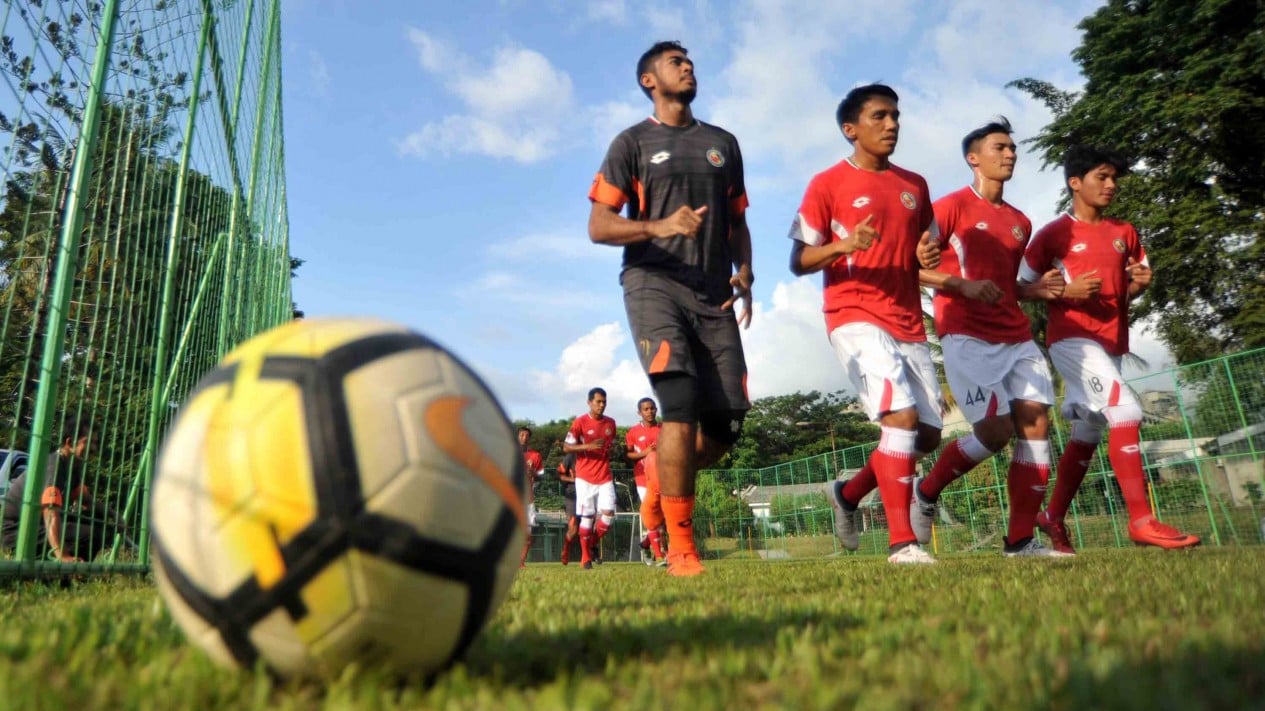 5c381c881cc3a Sejumlah Pesepakbola Semen Padang Fc Menjalani Latihan Perdana Di Lapangan Mess 1265 711