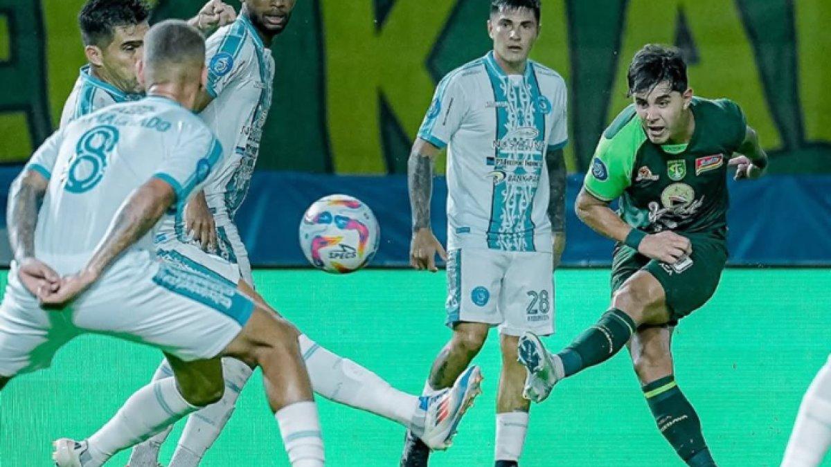 Aksi Bruno Moreira Di Laga Persebaya Vs Psbs 1