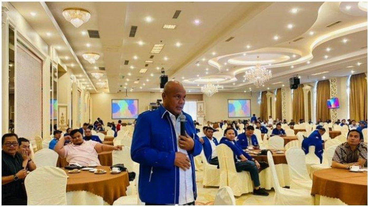 Amizaro Waruwu Bupati Nias Utara 2025 2030 1