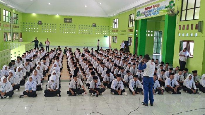 Astra Motor Yogyakarta Bekali Siswa Baru Wawasan Keselamatan Berkendarasdgdf43redsf
