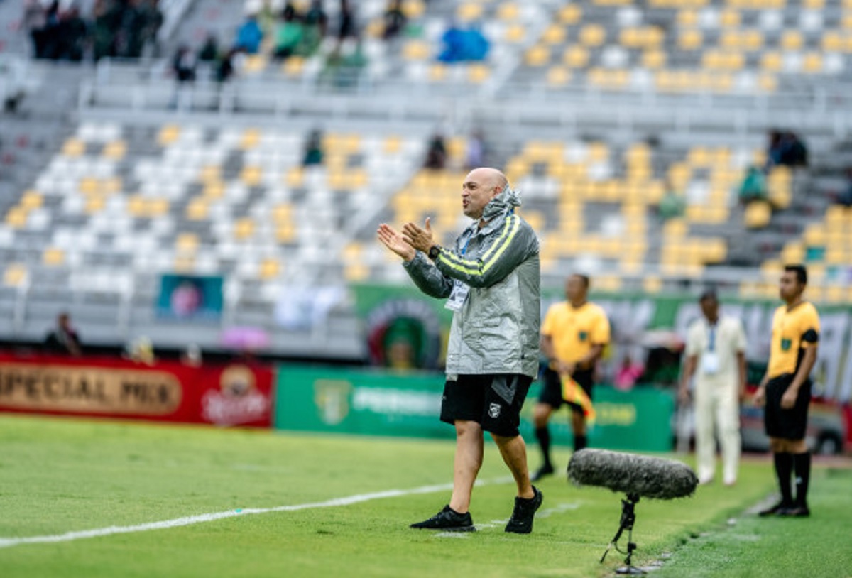 Bernardo Tavares Ingin Persebaya Surabaya Konsisten Meraih Hasil Positif Uvp4 Large 1