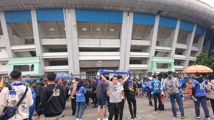 Bobotoh Di Stadion Gbla