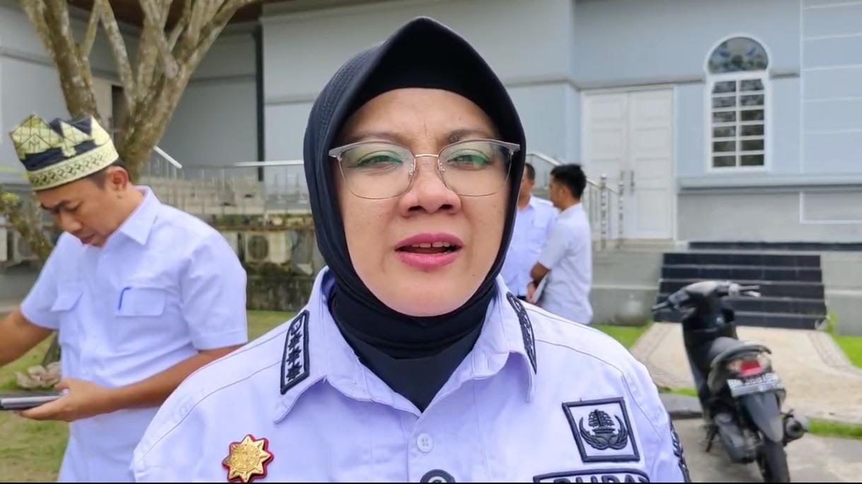 Bupati Siak Afni Beri Keterangan Defisit Anggaran 1