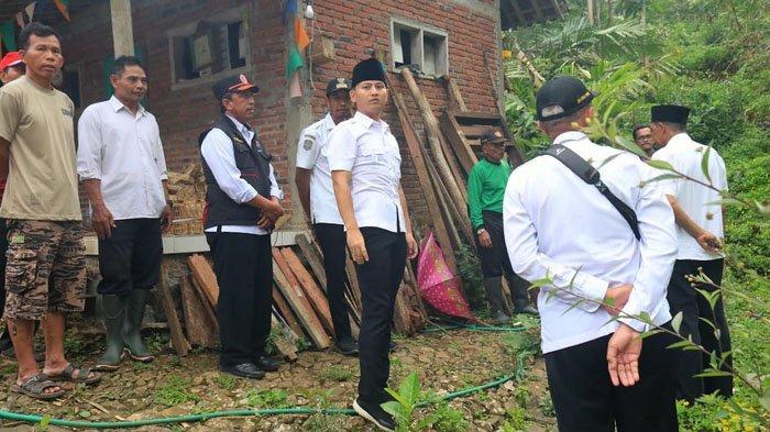 Bupati Trenggalek Mochamad Nur Arifin Mengupayakan Relokasi Kepada Warga Yang Terdampak Tanah Gerak