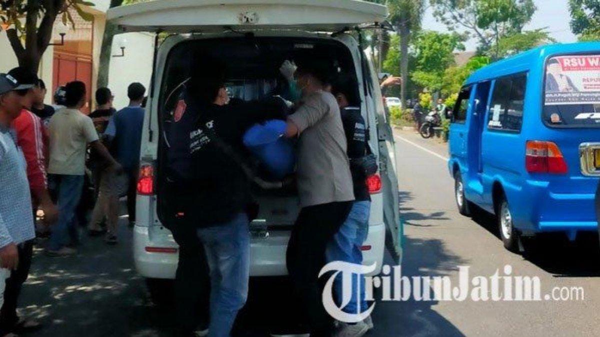 Evakuasi Korban Kecelakaan Tunggal Di Malang 1