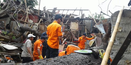 Iwnews202203291421176540x270hujan Dan Angin Kencang Di Sleman Sejumlah Pohon Tumbang Dan Bangunan Rusak 2