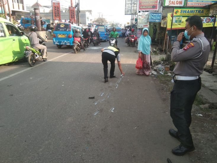 Kecelakaan Beruntun 3 Kendaraan Di Citeureup Bogor Satu Orang Tewas 0cbn088ohf 1