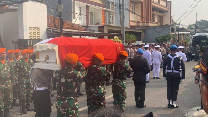 Keluarga Serahkan Jenazah Hamzah Haz Untuk Dimakamkan Aoq7 Large