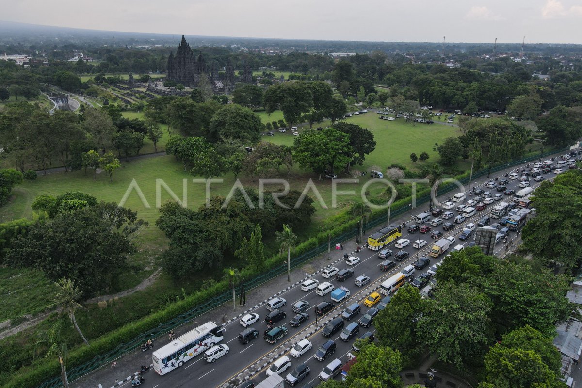 Kemacetan Jalan Perbatasan Yogyakarta Jateng 15709 Dom