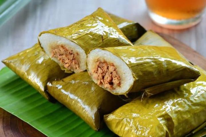 Lontong Isi Ayam Sapi Pedas