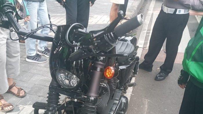 Motor Gede Moge Yang Menabrak Seorang Pedagang Asongan 1