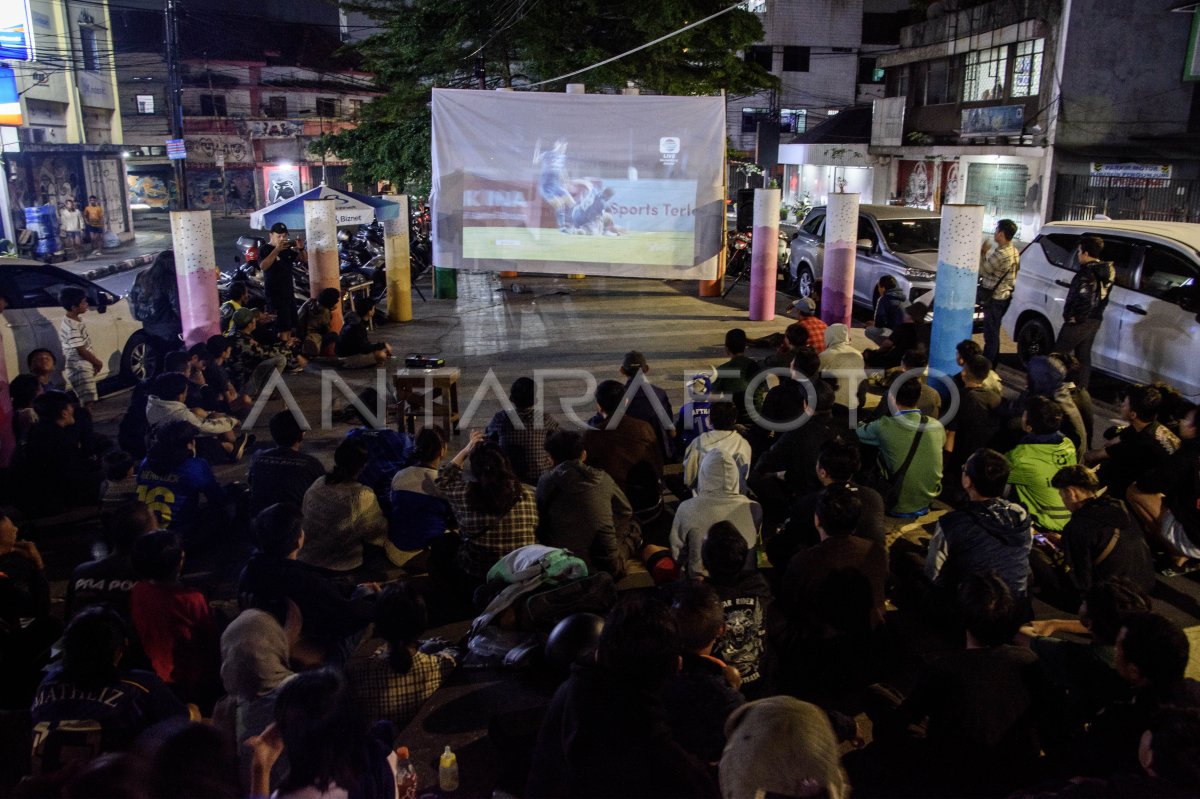 Nobar Persib Melawan Bali United Di Bandung 1bh53 Dom