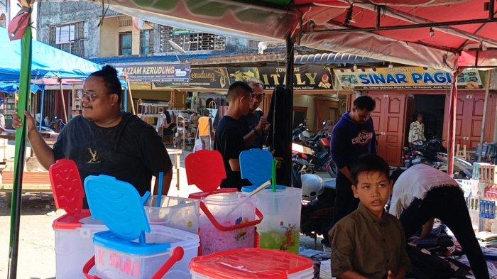 Pedagang Aneka Minuman Dan Takjil Di Jalur Dua Pasar Idi Rayeuk Aceh Timur Kamis 1332025 1