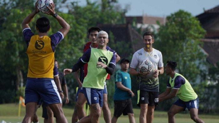 Pemain Persib Di Sesi Latihan Jelang Laga Kontra Persebaya