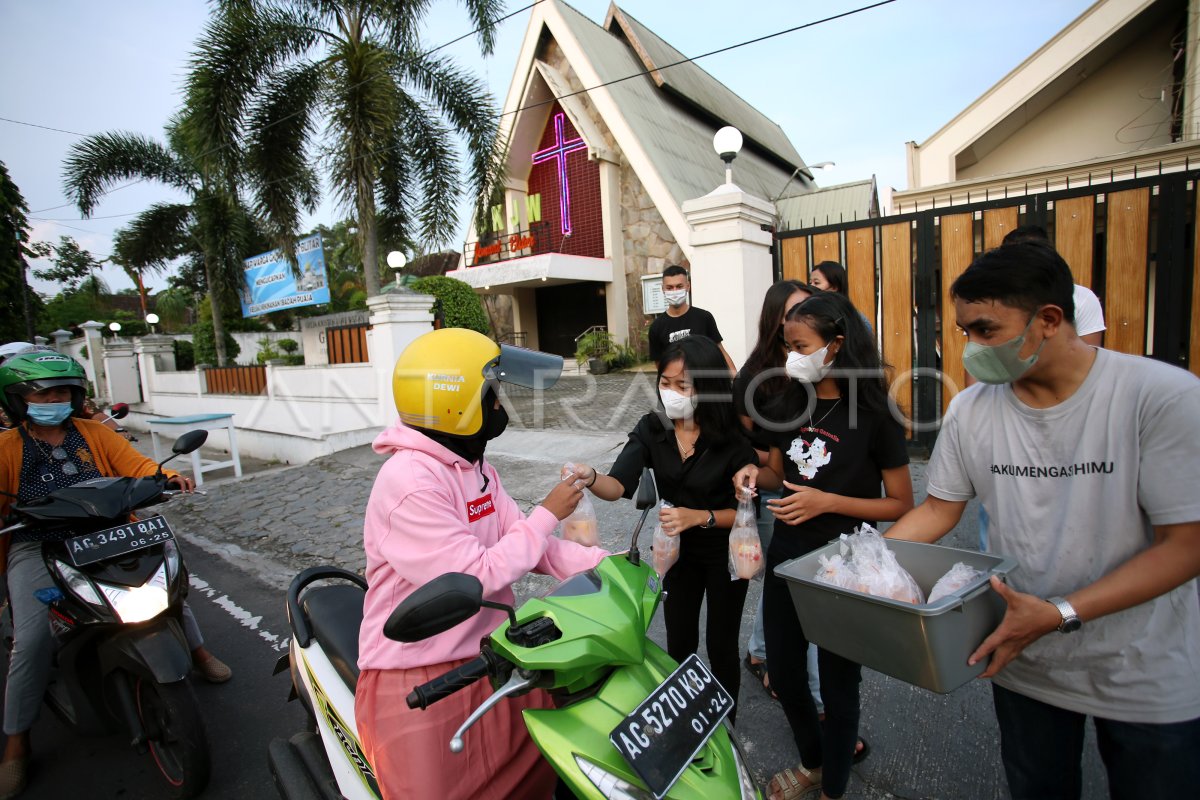 Pemuda Kristen Bagikan Takjil Z57l Dom