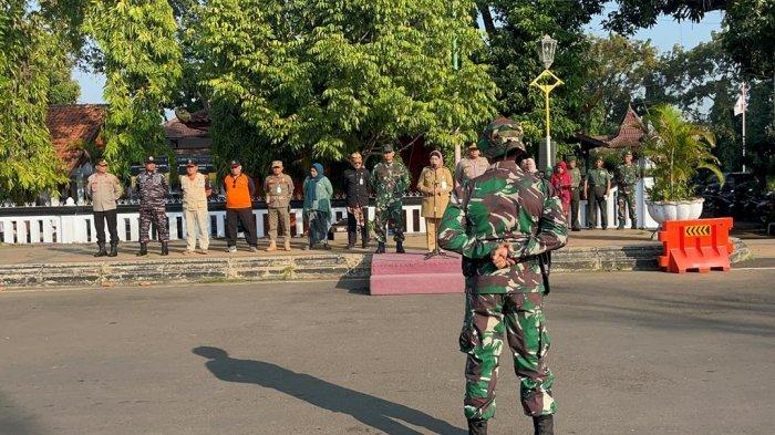 Pj Bupati Batang Lani Saat Memimpin Apelll 2 Pj Bupati Batang Lani Saat Memimpin Apelll 2