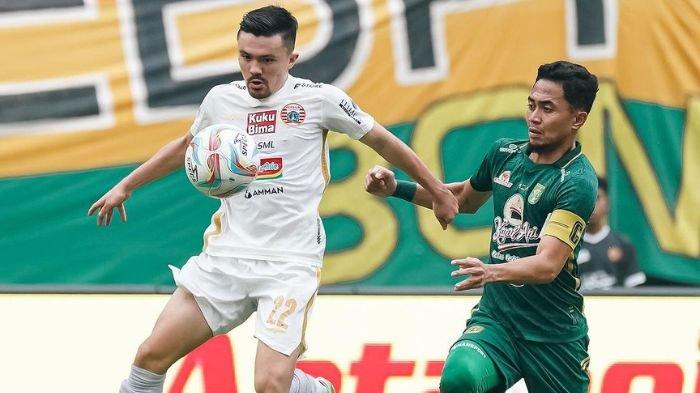 Reva Adi Utama Mengawal Oliver Bias Di Laga Persebaya Vs Persija Jakarta