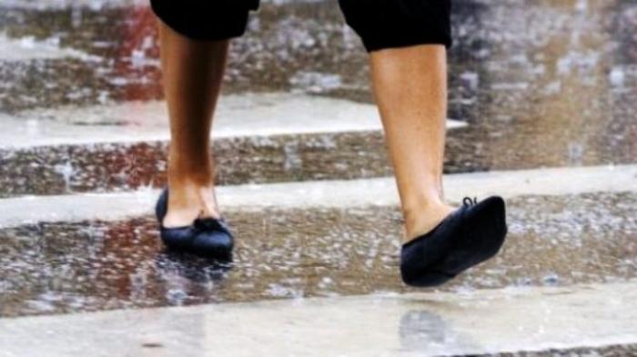 Sepatu Kehujanan 1