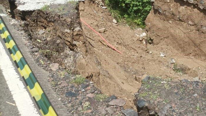 Talud Amblas Lokasinya Di Tepi Jalan Ring Road Manado Rabu 2362022