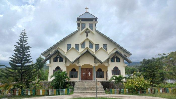 Tampak Depan Gereja Santo Fransiskus Xaverius Wailiti
