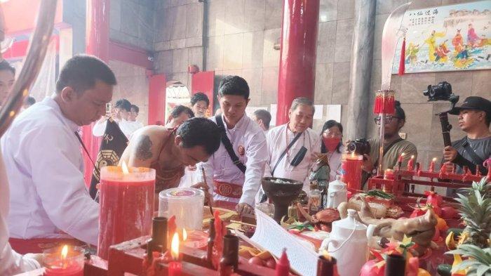 Tangsin Kunjungi Klenteng Dan Rumah Warga 1