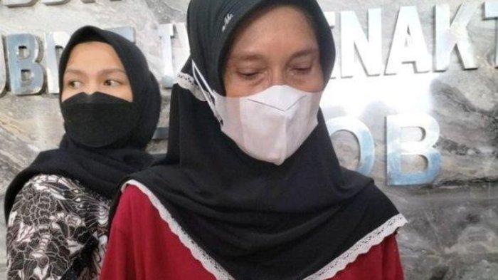 Tersangka Penipuan Jadi Taruna Akpol Yunie Sarahwati Diamankan Di Mapolda Lampung 1