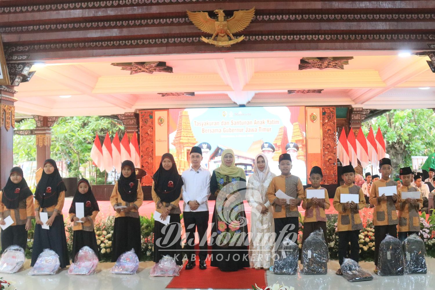 Tingkatkan Kepedulian Sosial Pemkab Mojokerto Gelar Tasyakuran Dan Santunan Anak Yatim 20250305 230918 1