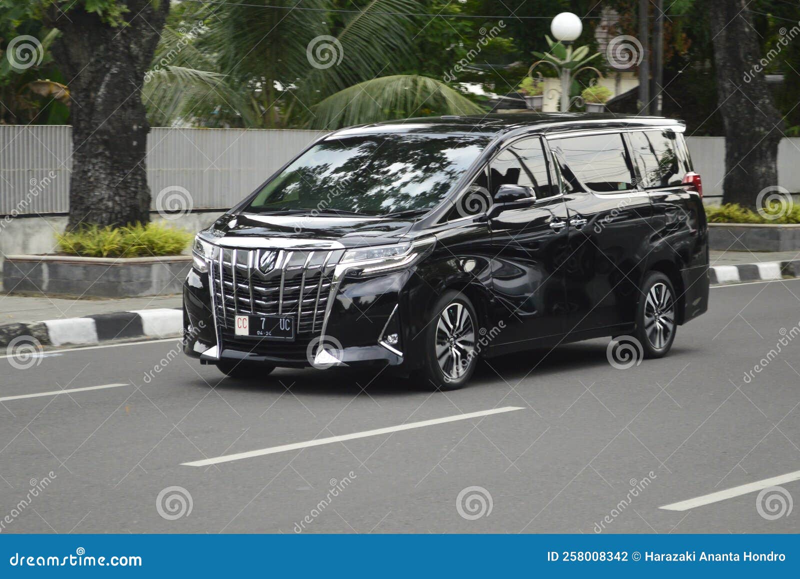 Toyota Alphard Mpv Medan North Sumatra Indonesia September Toyota Alphard Mpv 258008342 1