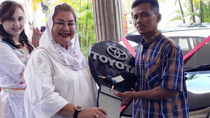 Wali Kota Semarang Hevearita Gunaryanti Rahayu Memberikan Kunci
