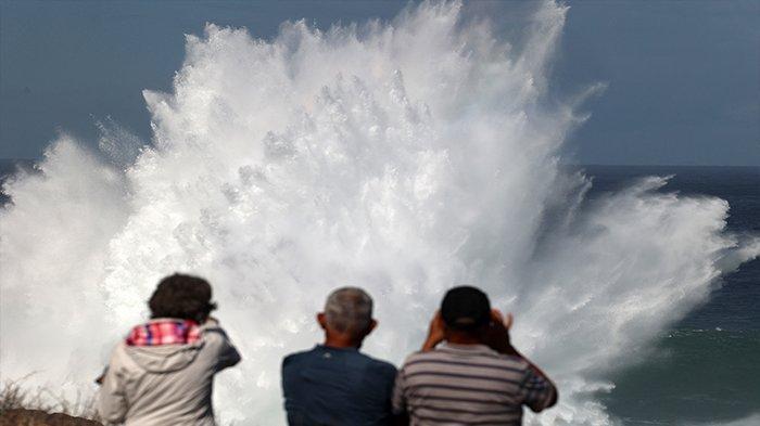 Waspada Cuaca Buruk Perairan Kalbar